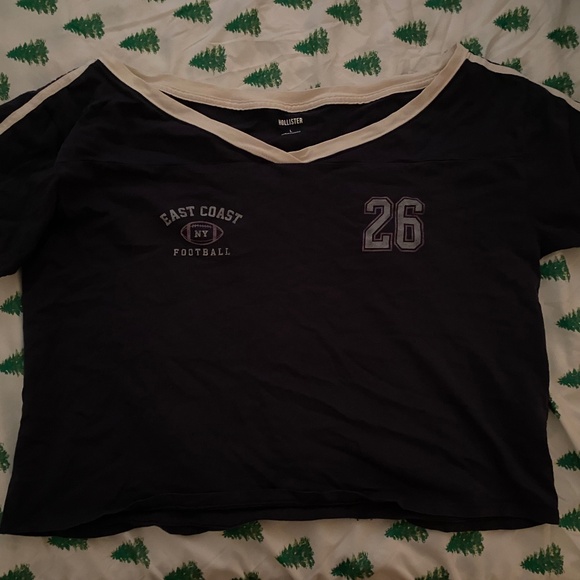 Hollister Oversized Off the Shoulder Graphic Tee - Picture 1 of 2